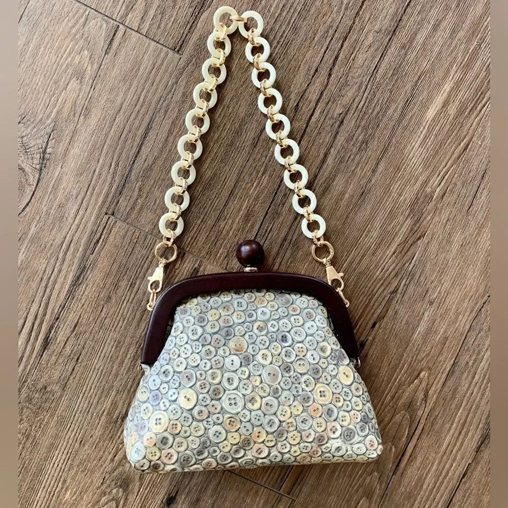 Handmade Genuine Leather Relief Button Pattern Push-lock Clutch/Crossbody
